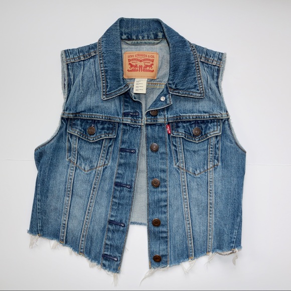 Levi's Jackets & Blazers - Levi’s Cropped Distressed Denim Vest Size Small